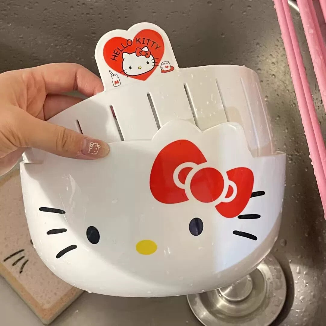 White kitty charm strainer